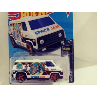 Space Jam Van 1970 Tune Squad 1/64 Hot Wheels