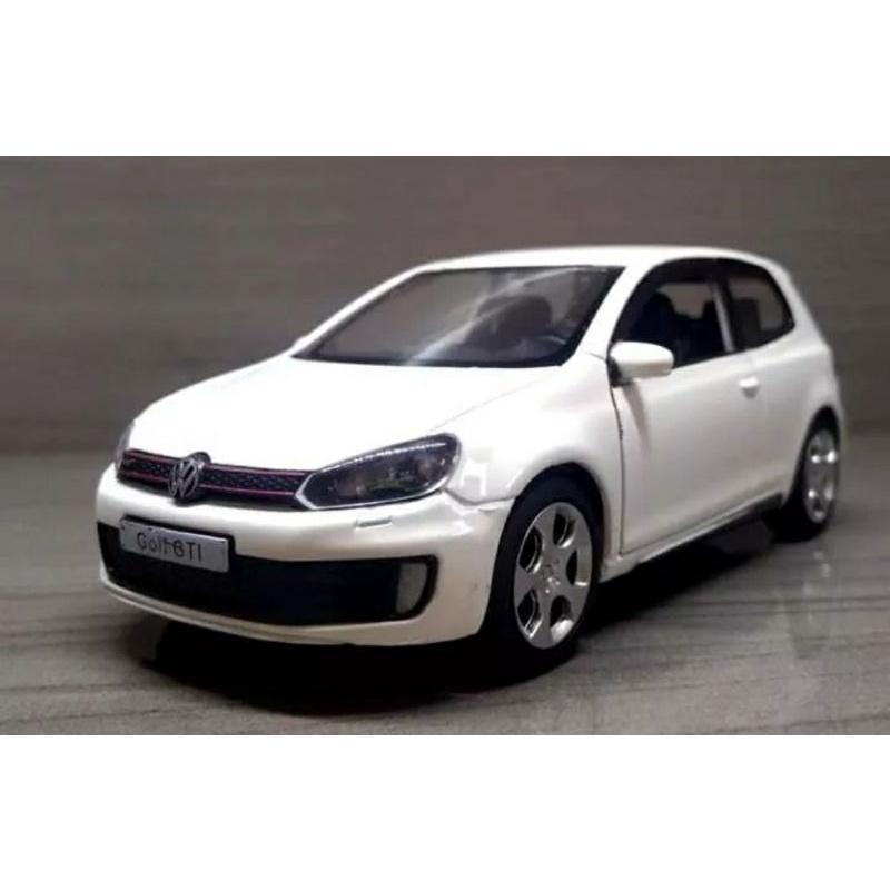 Miniatura VW Golf GTI RMZ