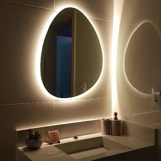 Espelho Grande Com Led Branco Orgânico Luz Fria 80*90 Decora