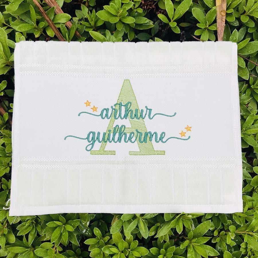 Toalhinha de Boca Bordada Dohler Lettering Com Nome | Shopee Brasil