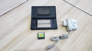 Nintendo Dsi Preto Completo E Está Sem A Caneta E Mini Mancha Na Tela Superior.