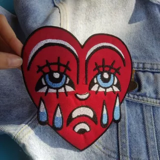 coração emo chorando patch bordado termocolante 13x10