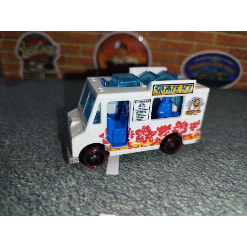 Hot Wheels Quick Bite Holiday Racers 3/5 2021 (48/250) Short card