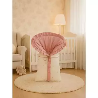 Porta Bebê Saco Dormir Acolchoado com Babado Tecido Pique Palha E Rose