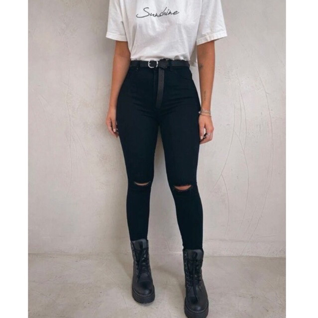 Calça Jeans Feminina Rasgada no Joelho Preta Skinny Cintura Alta com Lycra Levanta Bumbum