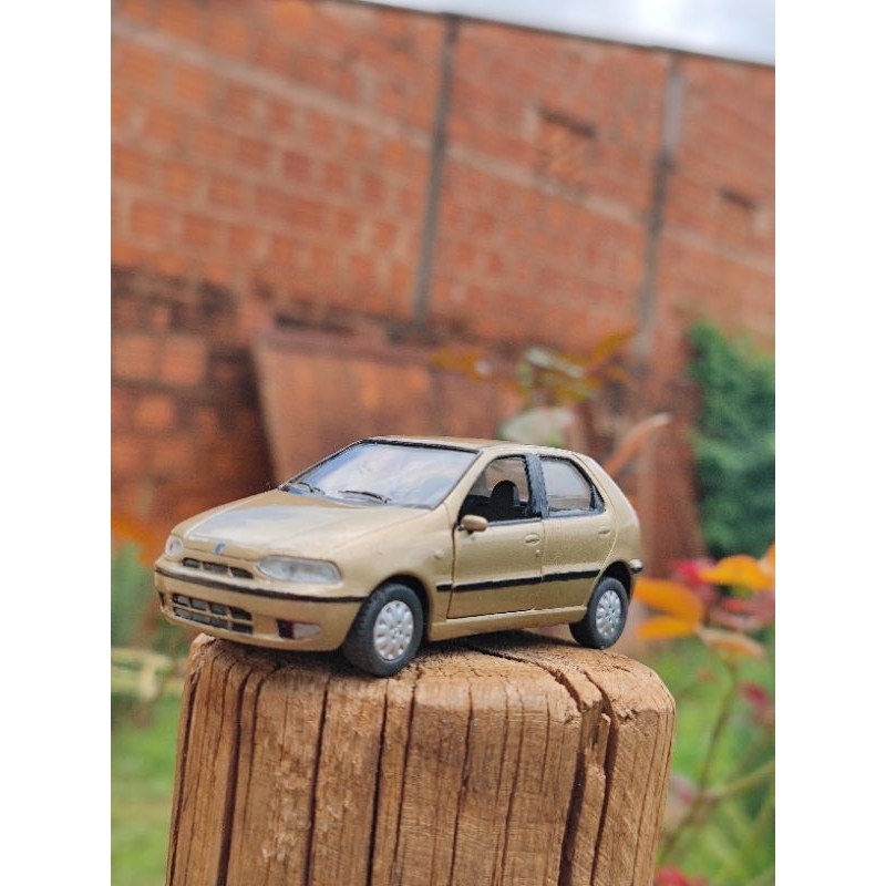 MINIATURA FIAT PALIO CUSTOMIZADA