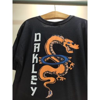 Camiseta Oakley Custom Edição Dragon tattoo - Desconto no Preço