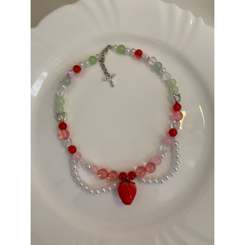Colar/ choker ( strawberry/ morango core, aesthetic) | Shopee Brasil