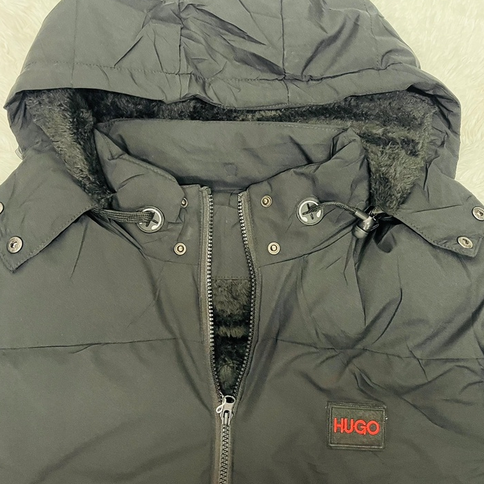 BOBOJACO HUGO BOSS FORRADO POR DENTRO COM FONE DE OUVIDO IMPERMEAVEL