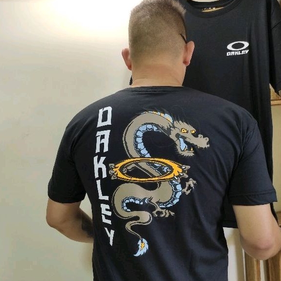 Camiseta Oakley Edição Dragon Tattoo