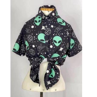 Camisaria camisa botões ET alien alienígena vibes unissex