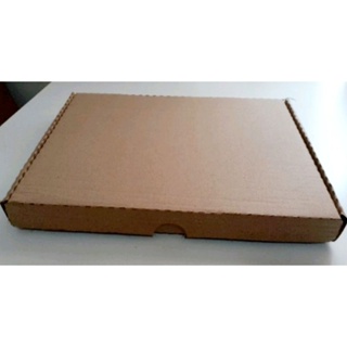 Caixa de papelão 32x22,5x3cm 80 unidades