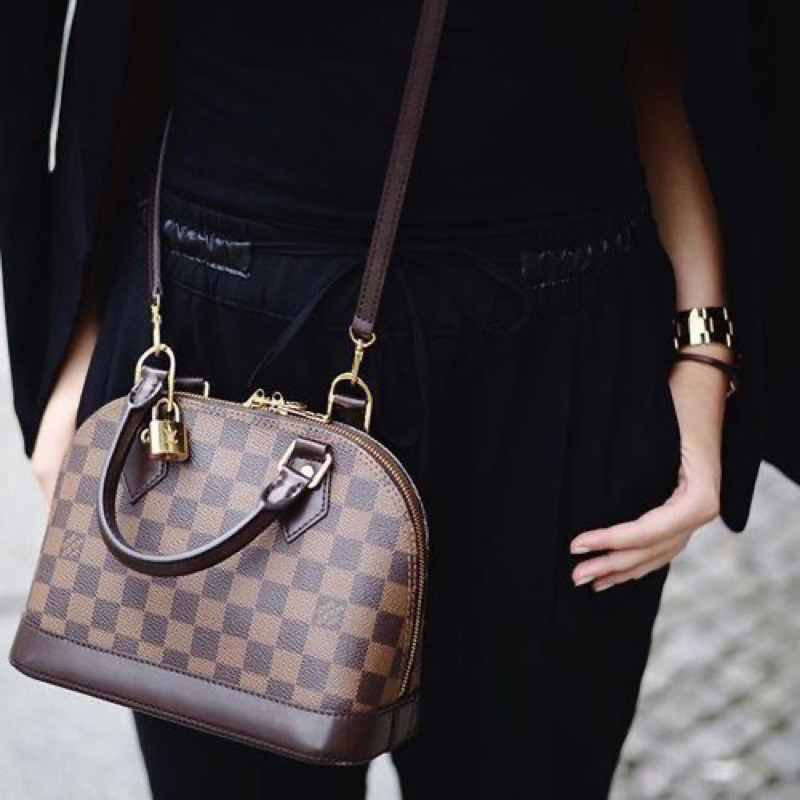 Preços baixos em Louis Vuitton Bolsas Femininas