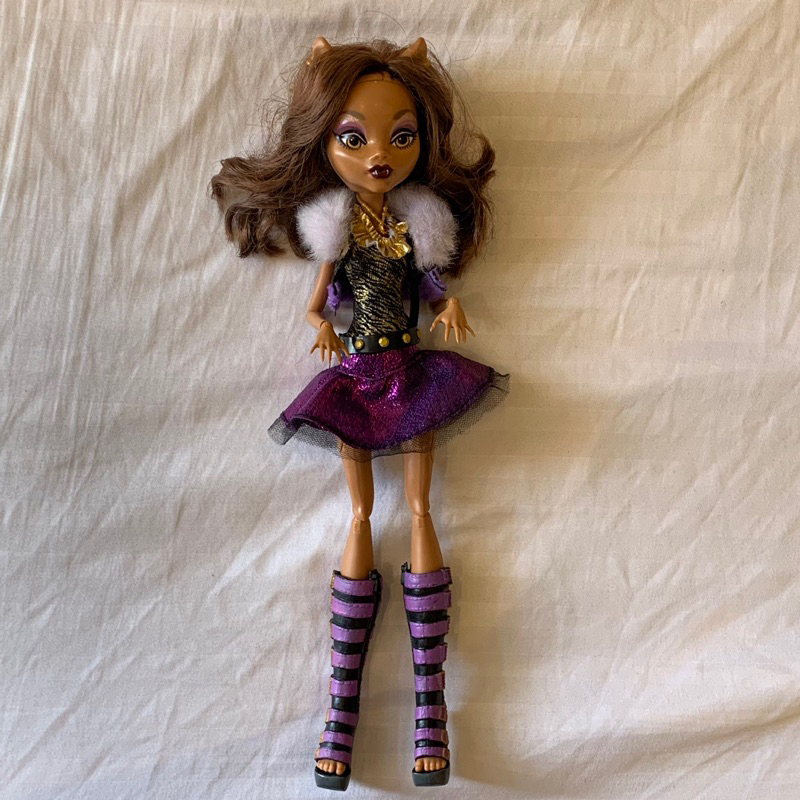 Boneca Monster High Clawdeen Básica Brinquedo Colecionável