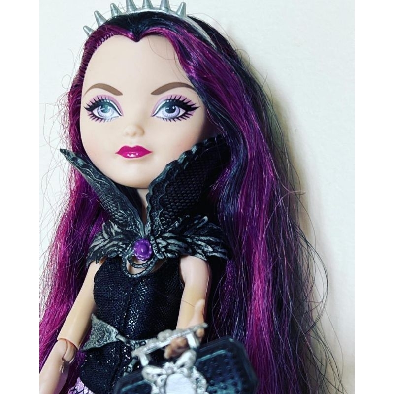 Ever After High - Primeiro Capítulo - Raven Queen