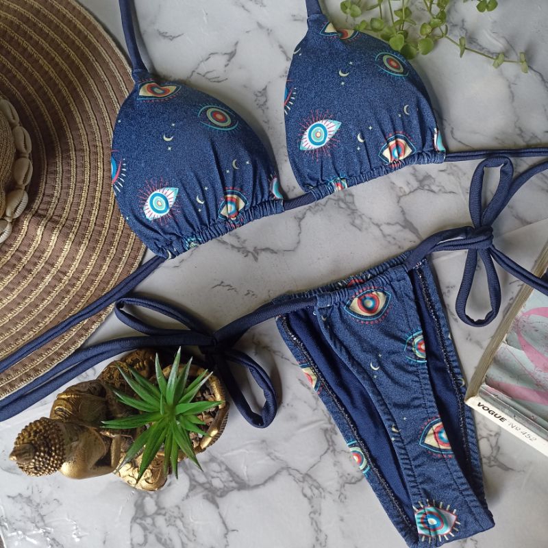 Biquíni Cortininha com calcinha fio de amarrar.