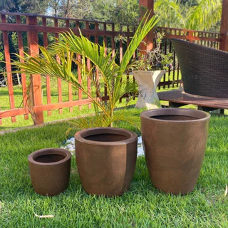 Kit 3 Vasos para plantas em Polietileno Cone Liso Decorativo Luxo Moderno