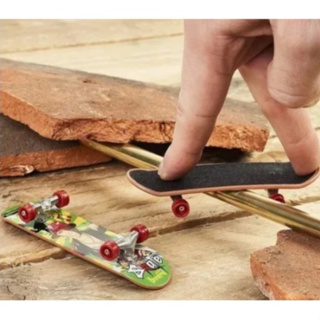 Skate de Dedo Brinquedo Profissional 3 Pçs de Mini Skate de Dedo Estampas  Variadas - Escorrega o Preço