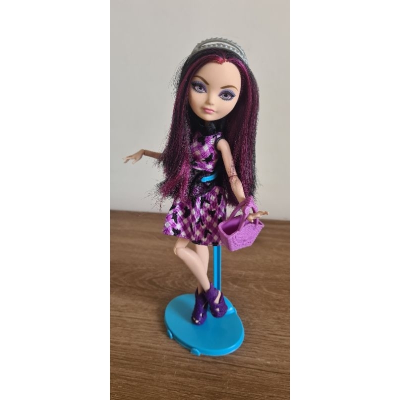 Boneca Ever After High Raven Queen