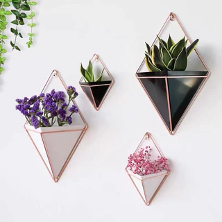 Vaso decorativo Cachepo de Parede Triangular Trigg com Suporte Aramado s/ Planta