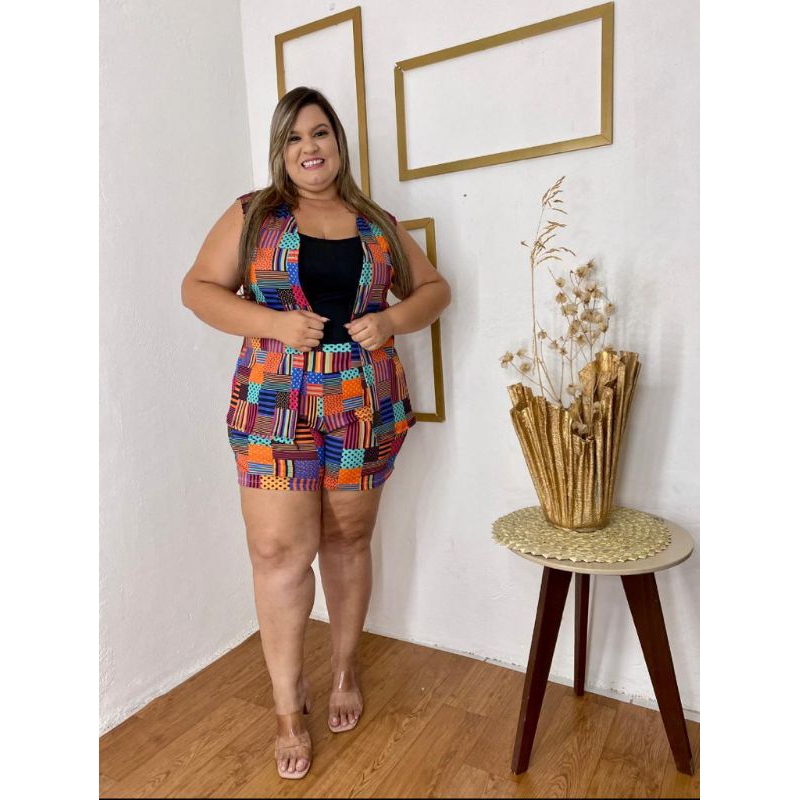 Conjunto de roupa com 2024 colete