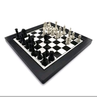 Jogo de Xadrez de Madeira Dobrável, Peças com o Triplo do Peso, 2 Rainhas  Extras, Tabuleiro com 53cm e Anotações Algébricas.