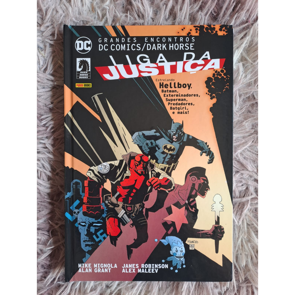 Quadrinho Liga da Justiça Grandes Encontros Dc Comics Dark Horse HQ Panini Books Capa Dura - Hellboy Batman Batgirl Superman Predadores