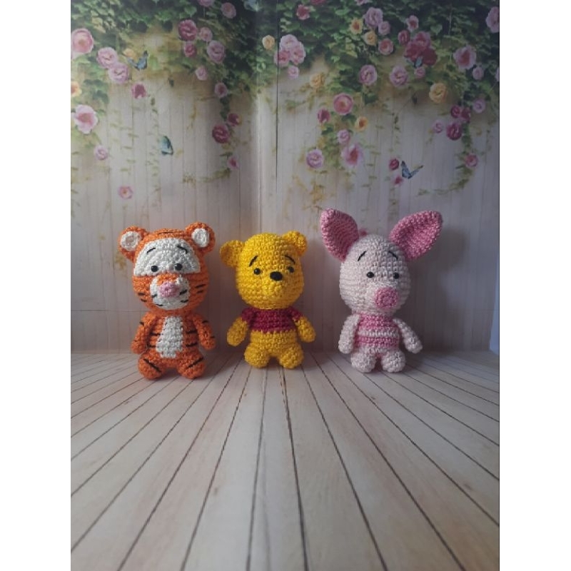 personagens do Ursinho Pooh em crochê amigurumi