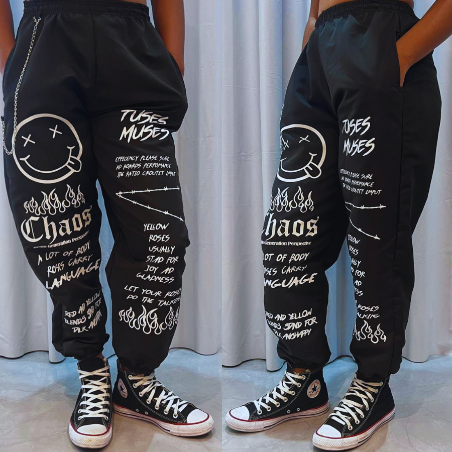 Calça jogger Smile com corrente tactél estampada sorrisinho macio Street  Style