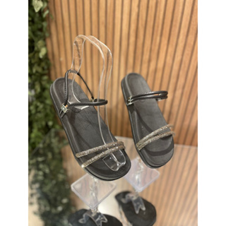 Rasteira papete preta modelo birken com tiras em brilho