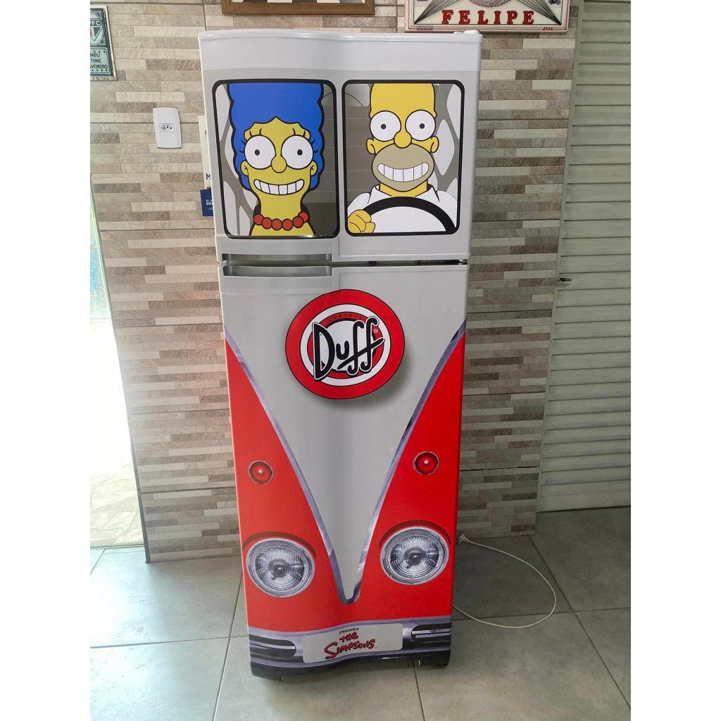 Adesivo envelopamento plotagem geladeira kombi simpsons homer marge