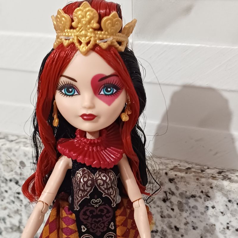 Boneca Lizzie Hearts - Ever After High