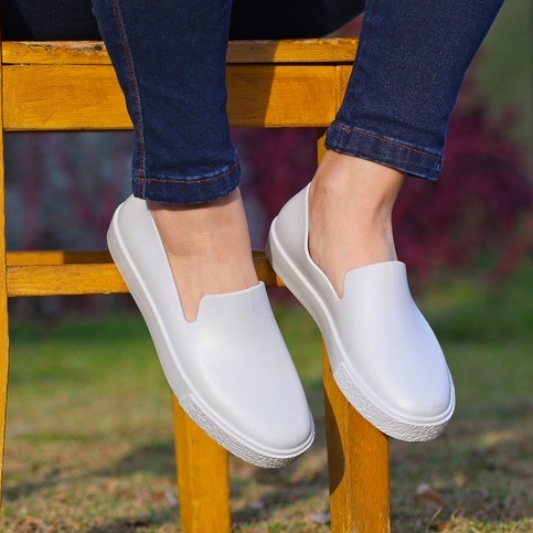 Tênis Feminino Slip On Injetado Em Pvc Barato Varias Cores Com Palmilha Confort