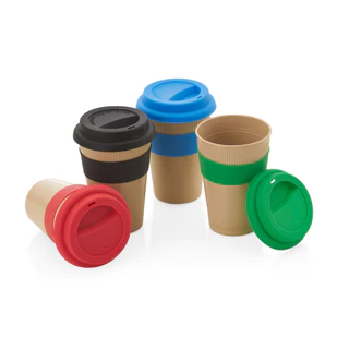 Copo em fibra de bambu com pegador e tampa em silicone, capacidade 450ml.