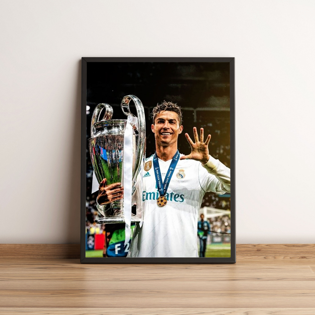 quadro cristiano ronaldo com a taça da champions league 1301