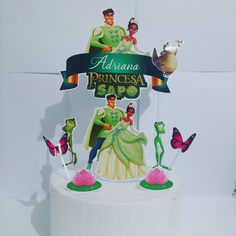 Bolo da princesa e o sapo, Chantilly verde e roxo, Papel arroz da princesa  e o sapo. 