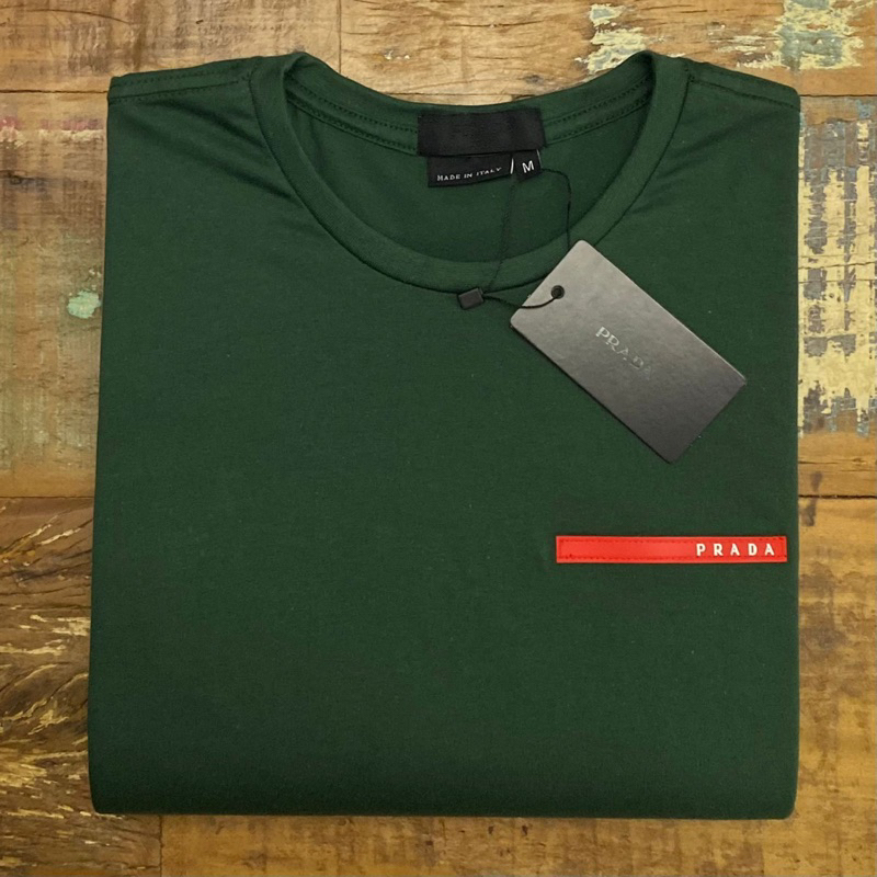 Camiseta masculina 100% algodão logo emborrachado p