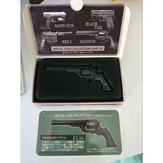Magnum Reblica de metal resident evil 4