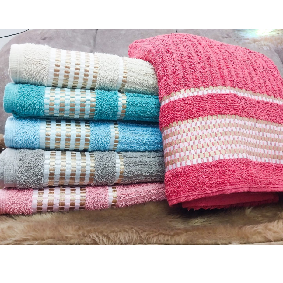 kit 2 Toalhas de Banho Premium Bordada Tamanho Banhão 140x70cm Gramatura 380gr