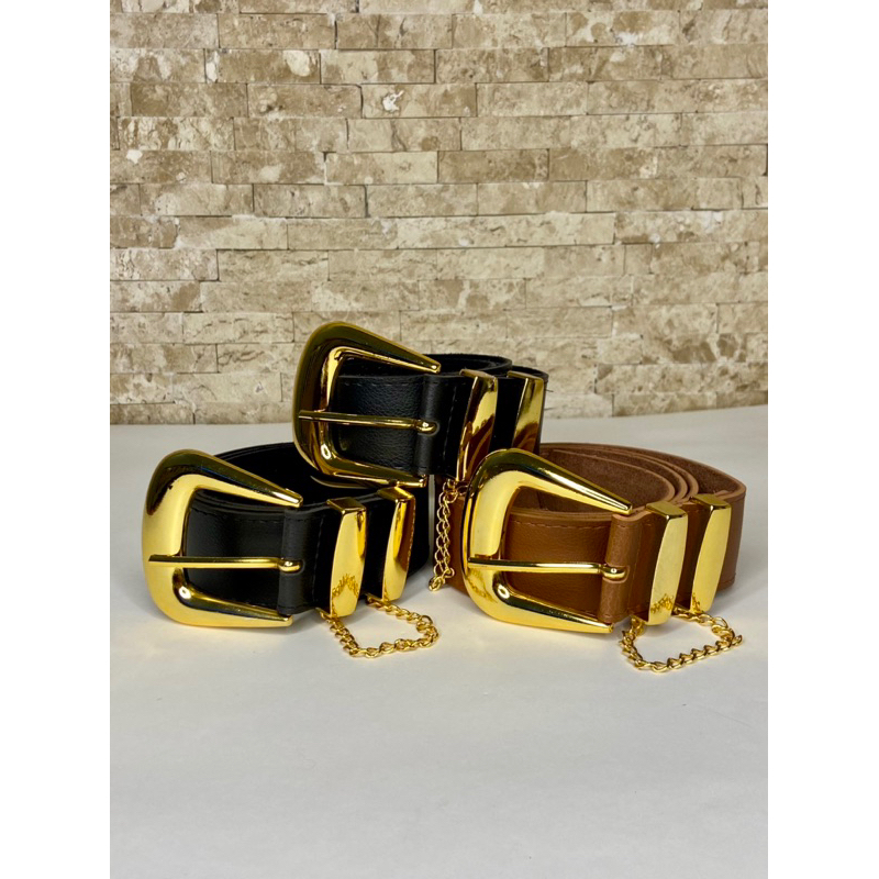 Cinto com corrente no passante dourada