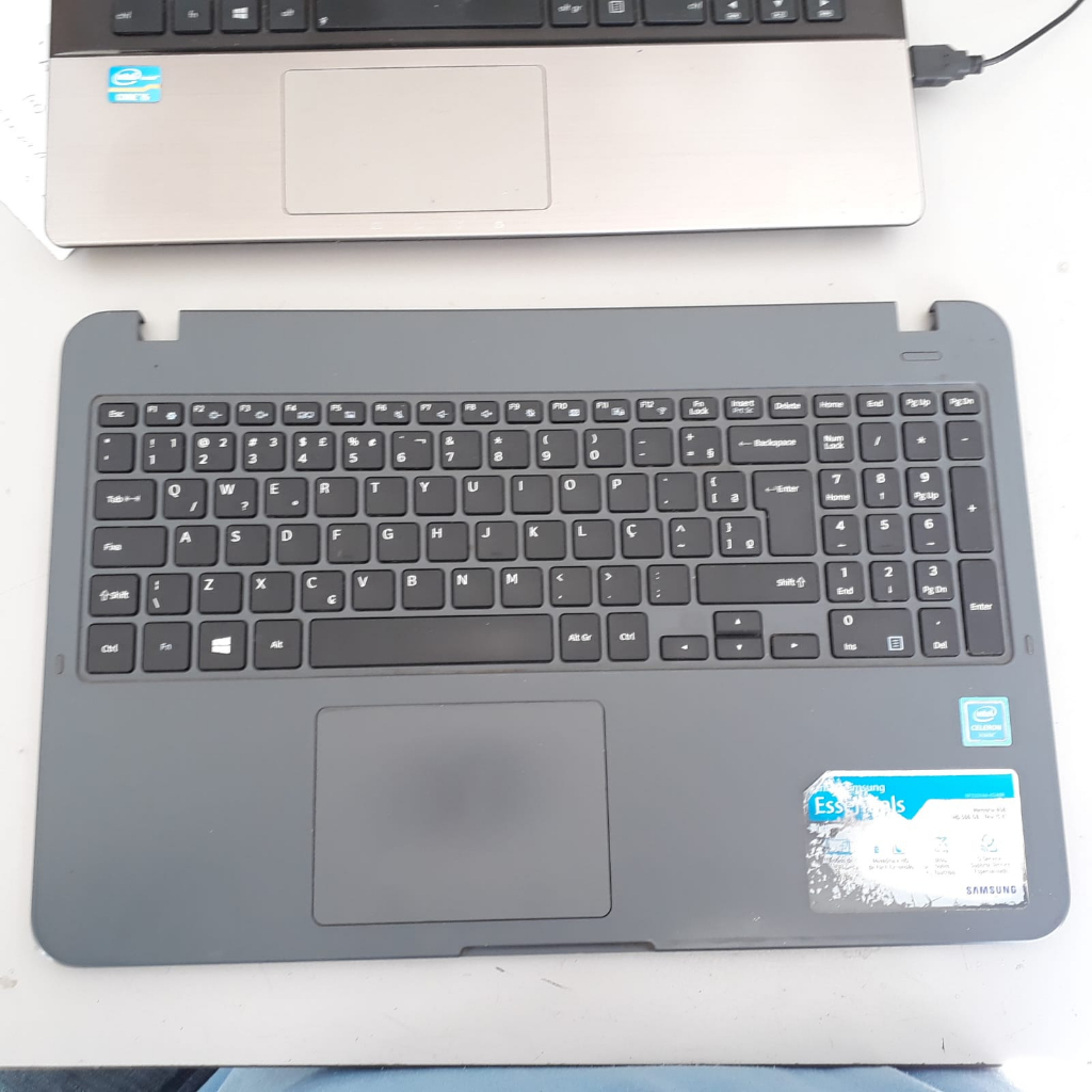 Carcaça Base Com Touchpad E Teclado Samsung Np350xaa-kd2br
