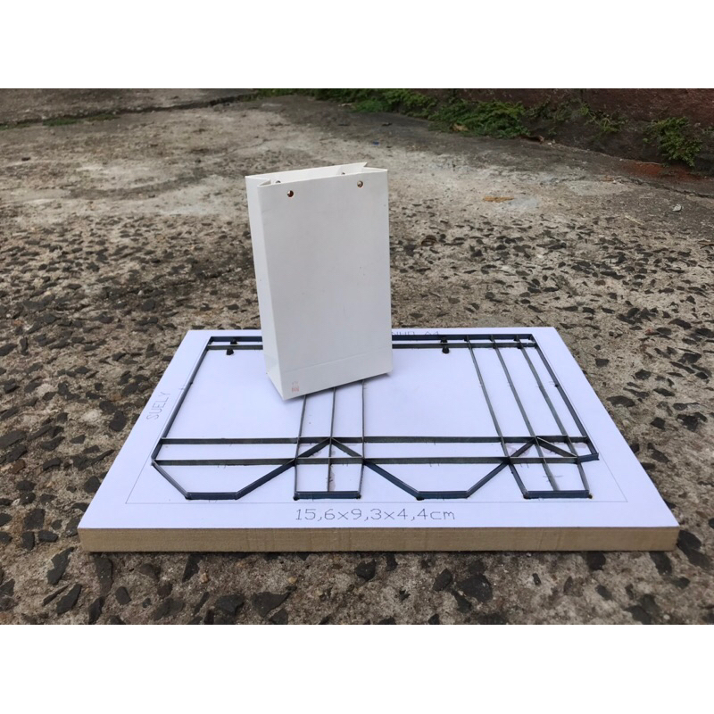 Faca para corte vinco Sacola inteira 15,6x9,3x4,4cm - Folha A4