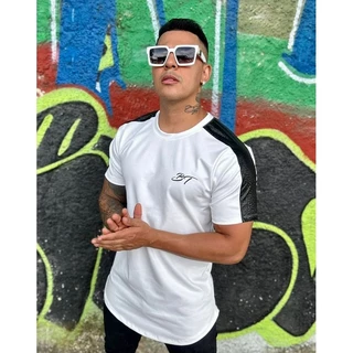 Camiseta longline snake com detalhe em cirre no ombro
