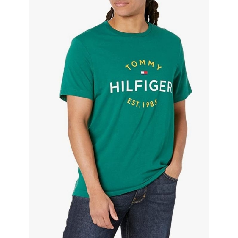 Camiseta Tommy Hilfiger c/ estampa de letreiro e bandeira - Fiofio