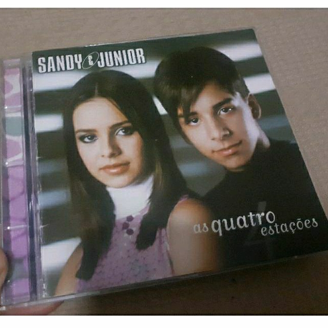 SANDY E JUNIOR CD AS QUATRO ESTAÇÕES ORIGINAL | Shopee Brasil