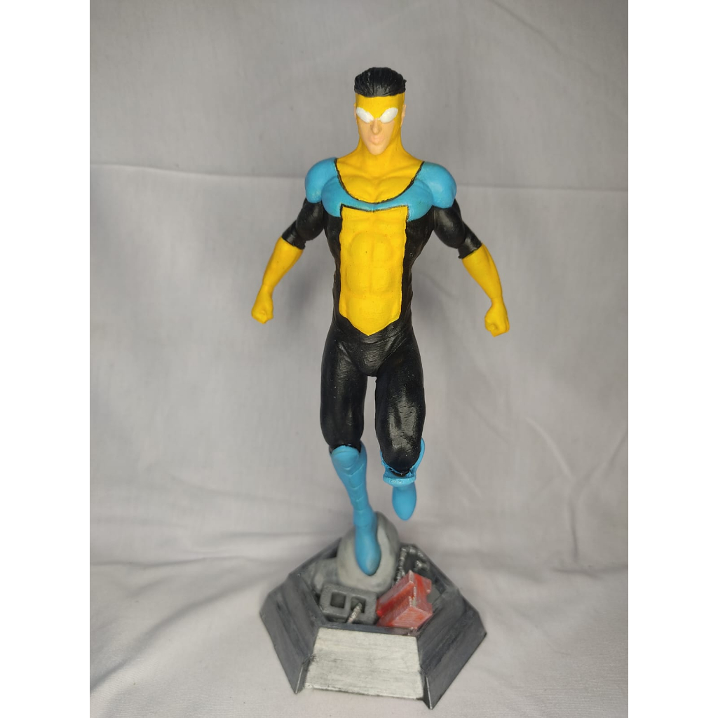 Colecionável Omni-Man Invencível Estatueta Action Figure 17cm Altura