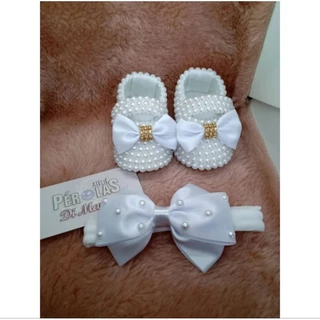 Sapatinhos de pérolas com laço perolado para batizado, casamento, aniversário e diversas ocasiões
