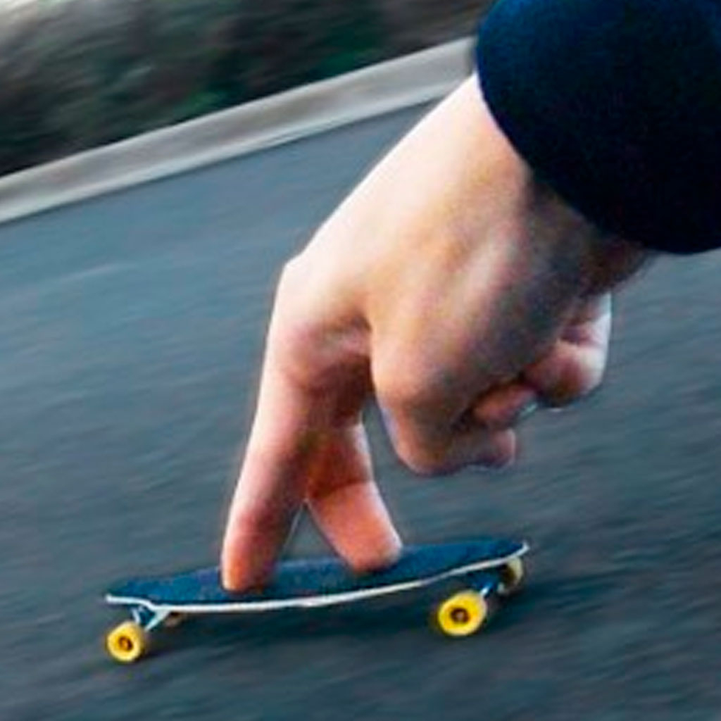2 Pcs dedo - Skate dedo profissional com ferramentas  automontagem,Acessórios para brinquedo com rodas coloridas e minicalças  Enjovdery
