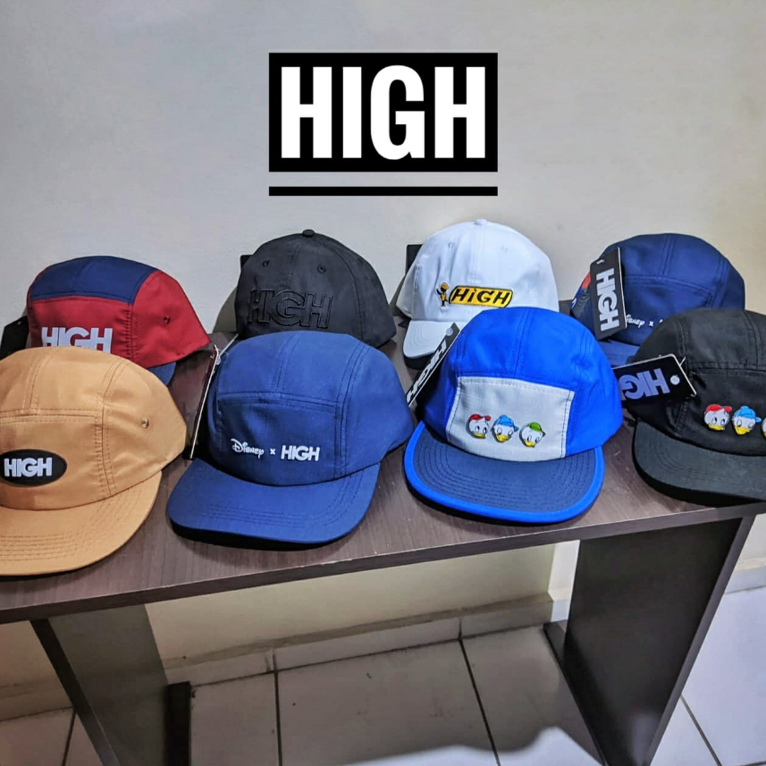 Boné Five Panel High Unisex Reto e Curva - Corre Que Ta Baratinho