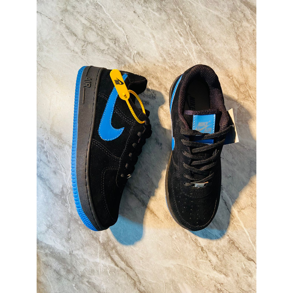 Tênis da nike hot sale preto e azul